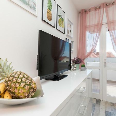 Apartman Roko Petrcane Exterior foto
