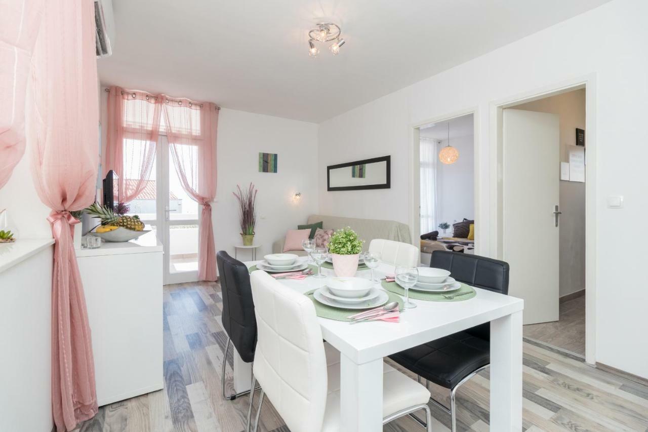 Apartman Roko Petrcane Exterior foto