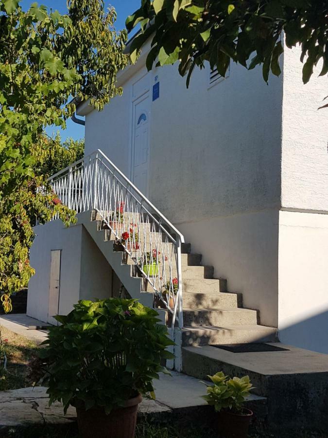 Apartman Roko Petrcane Exterior foto