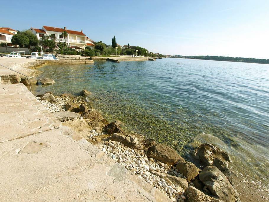 Apartman Roko Petrcane Exterior foto